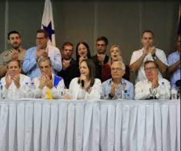 César Pérez Vivas en Panamá